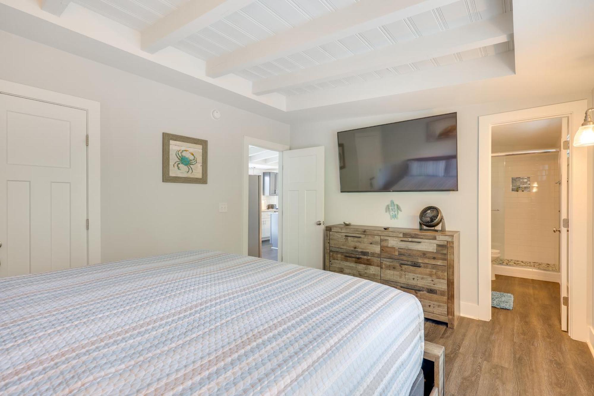 Modern Oak Island Escape 1 Mile To Long Beach! 外观 照片
