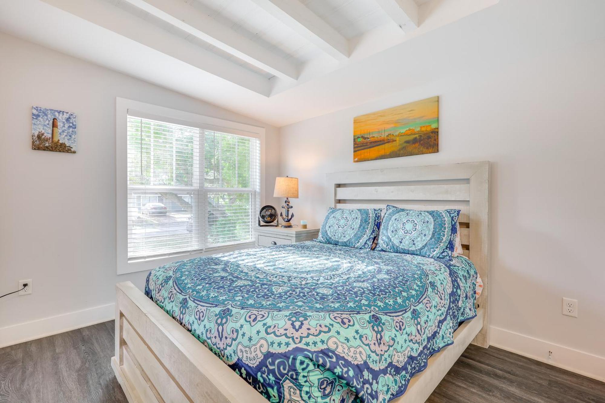 Modern Oak Island Escape 1 Mile To Long Beach! 外观 照片