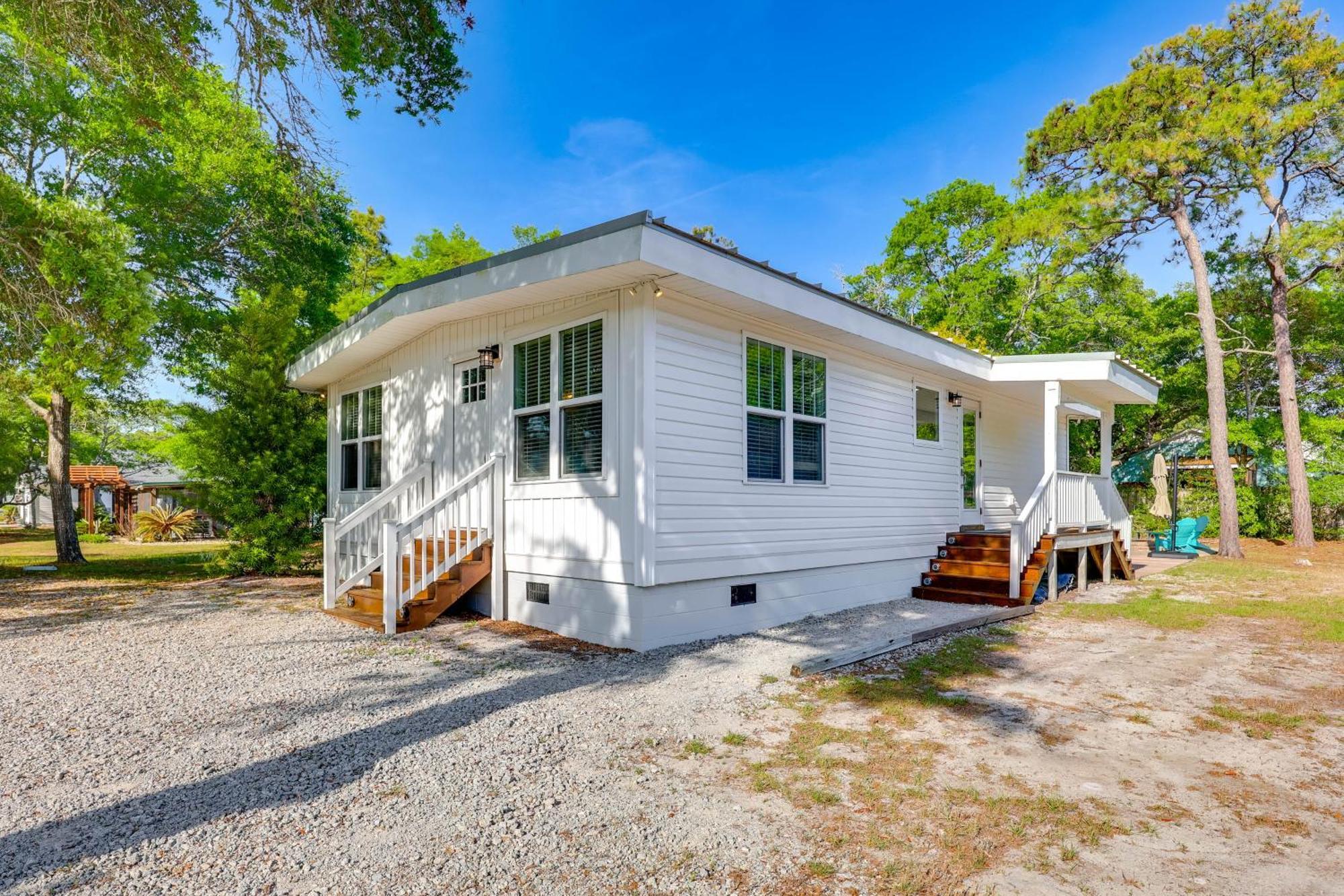 Modern Oak Island Escape 1 Mile To Long Beach! 外观 照片