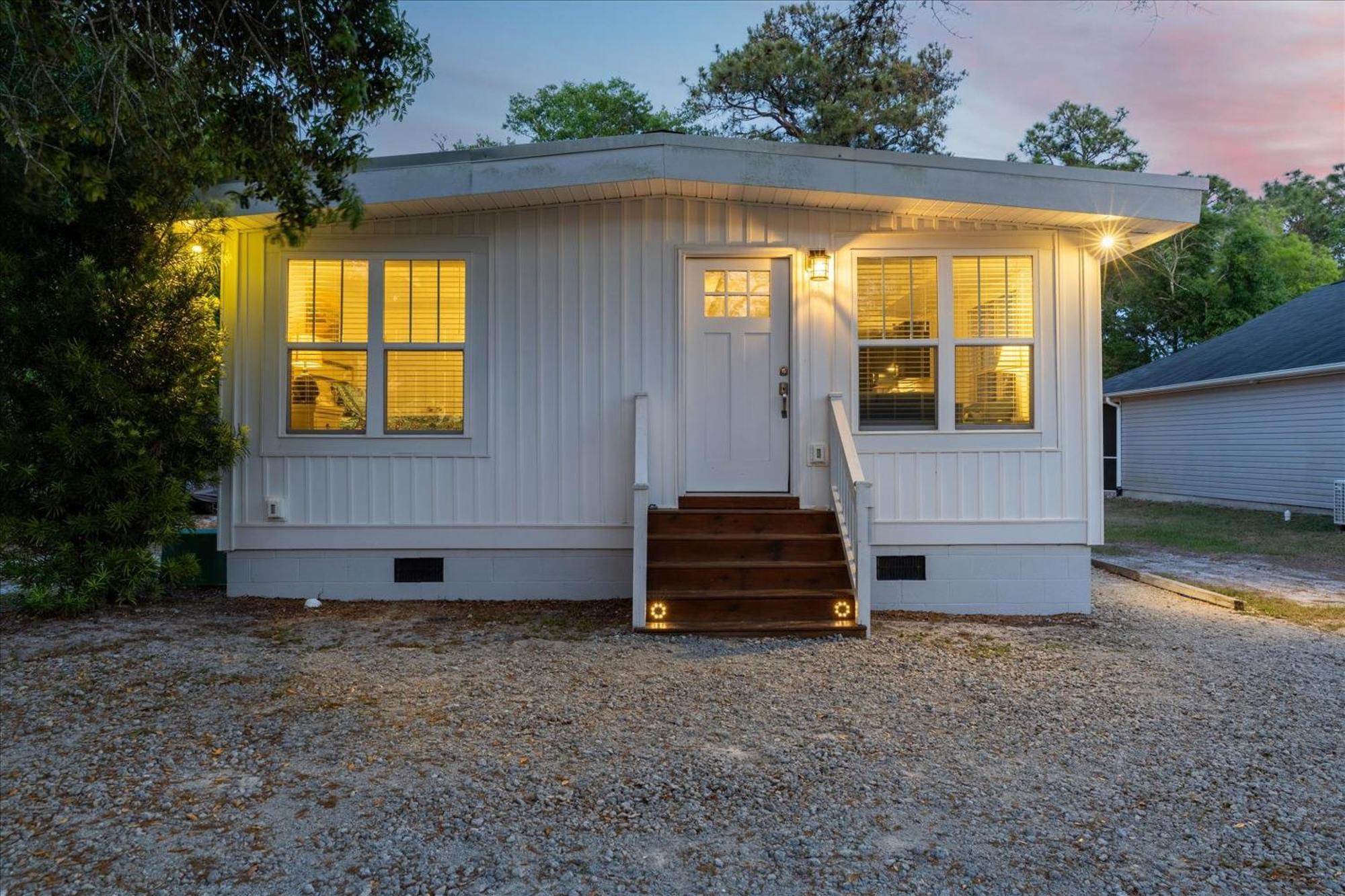 Modern Oak Island Escape 1 Mile To Long Beach! 外观 照片