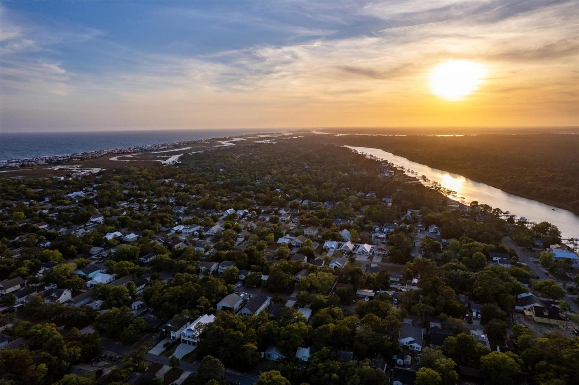 Modern Oak Island Escape 1 Mile To Long Beach! 外观 照片