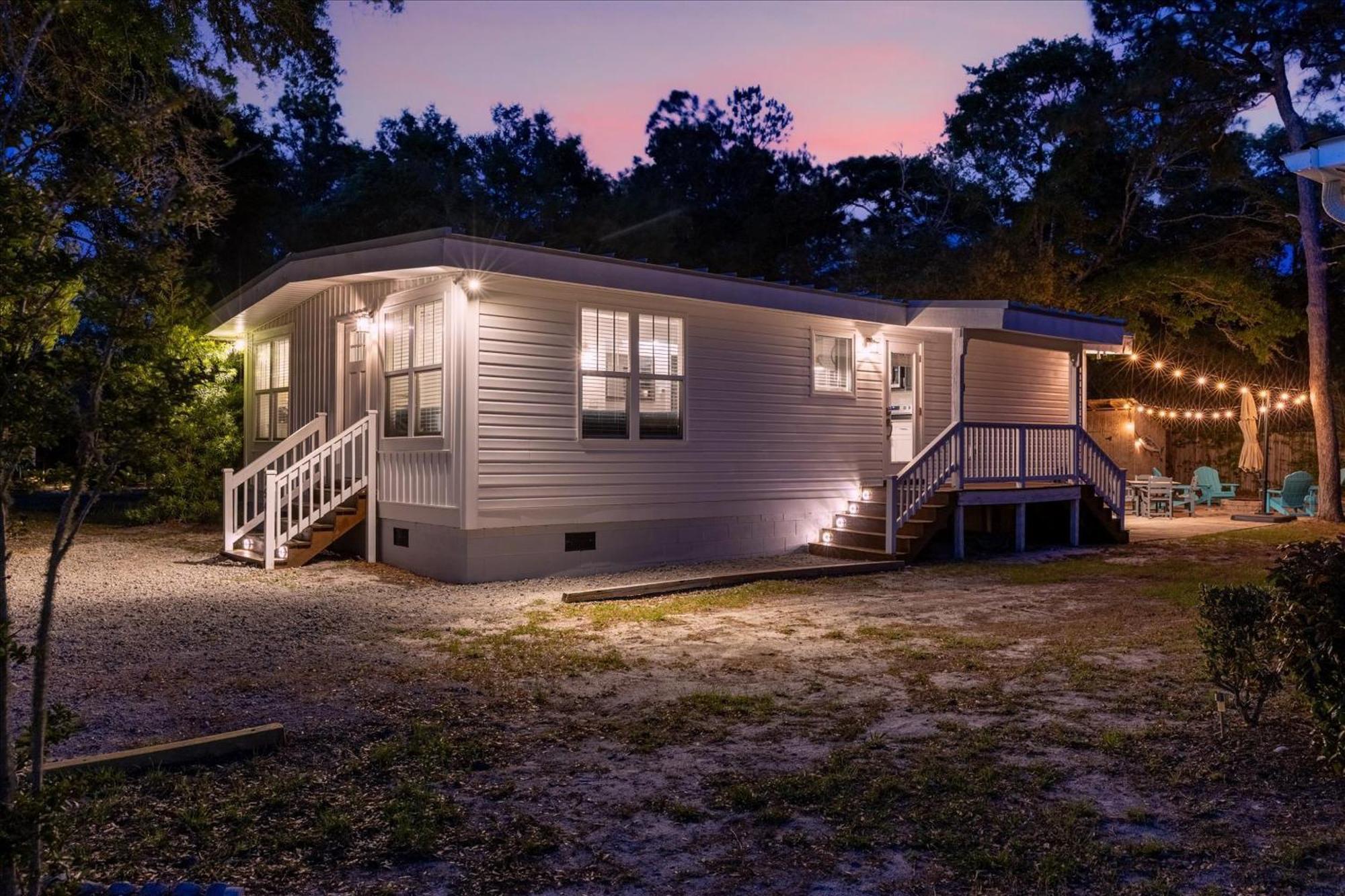 Modern Oak Island Escape 1 Mile To Long Beach! 外观 照片