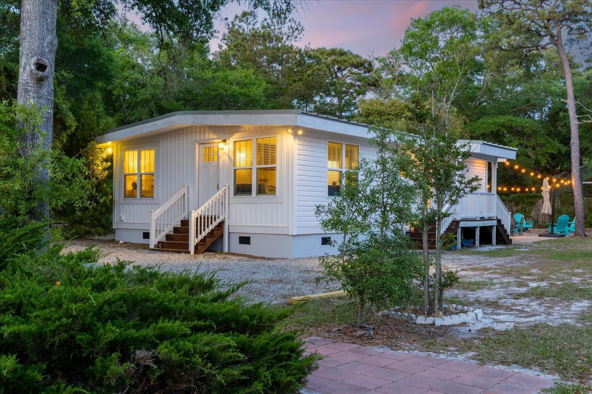 Modern Oak Island Escape 1 Mile To Long Beach! 外观 照片