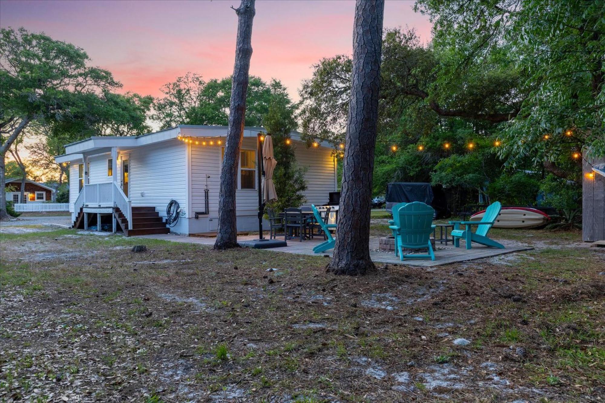 Modern Oak Island Escape 1 Mile To Long Beach! 外观 照片